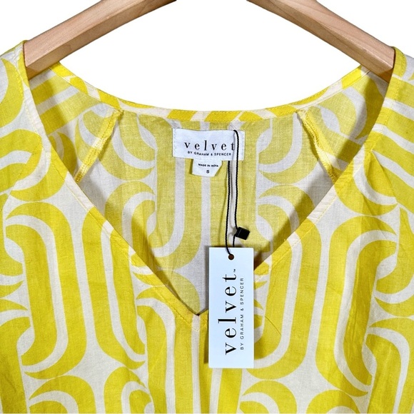 VELVET by GHARAM & SPENCER Printed V-Neck Blouse - Picture 7 of 8